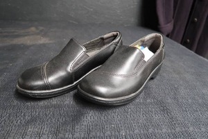 lot 108 image: DR SCHOLLS FOOTWEAR