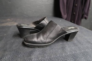 lot 109 image: CLARKS BENDABLES MENS SHOES