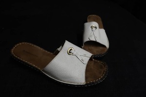 lot 113 image: NATURALIZER SANDALS