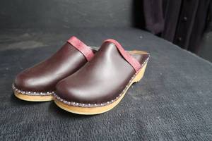 lot 115 image: SWEDISH CLOGS, SIZE 38