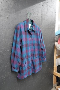 lot 128 image: TAN JAY , SIZE 18 LIGHT FLANNEL JACKET