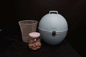 lot 134 image: SEA SHELLS AND MORE