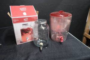 lot 142 image: DRINK DISPENSERS