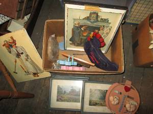Box of misc wood wall and table dec...