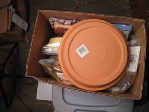 Crafters lot of terra cotta pots, w...