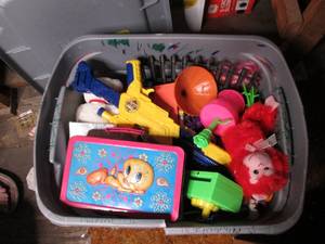 Covered tote of assorted childrens...