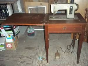 Sears Kenmore sewing machine in goo...
