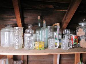 Variety of glass ware lidded and no...