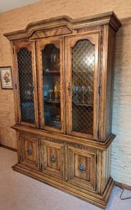 lot 2 image: Vintage Wood and Glass Display CabinetHutch