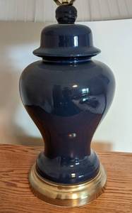 lot 40 image: Blue Ceramic Table Lamp