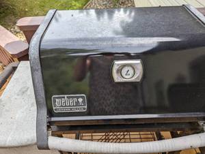 lot 46 image: Weber Genesis Silver Propane Grill
