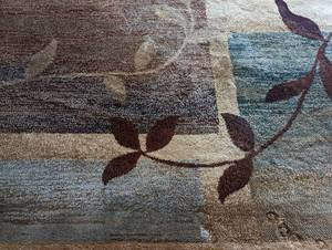 lot 10 image: Colorful Area Rug
