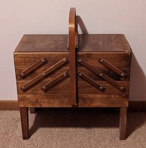 lot 84 image: Vintage Wood Sewing Box