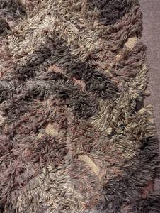 lot 93 image: Vintage Shag Area Rug