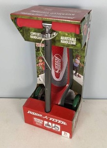 lot 30 image: NEW Radio Flyer EZ Glider Scooter