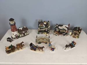 lot 80 image: Christmas Village Pieces
