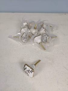 lot 99 image: (10) Black, White, Gold Floral Knobs Door Pulls 