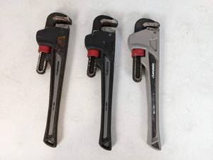 lot 268 image: A Set of Three Husky Pipe Wrench 350mm