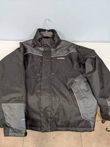 lot 257 image: DeWalt Men Size Large Waterproof Jacket- New with Tags