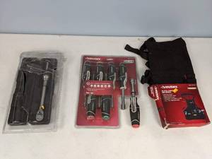 lot 265 image: Husky Black Canvas Apron, Husky T-handle Nut Driver Set, and 14 Torque Wrench