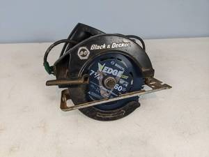 lot 305 image: Black & Decker Circular Saw 7-14 Blade