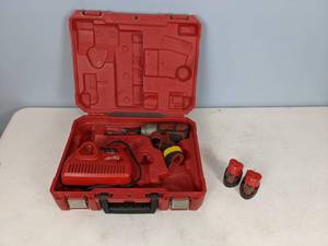 lot 309 image: Milwaukee M12  Hex Impact Driver Kit