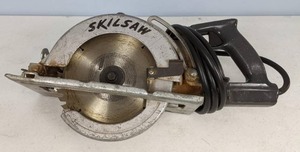 lot 229 image: Skilsaw Super Duty Ball Bearing Circular Saw 7.25