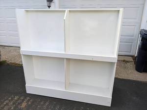 lot 276 image: White Eight Compartment Unit