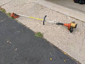 lot 299 image: Stihl F565AVR Gas Powered Whip