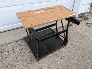 lot 316 image: Black & Decker Workmate 400 Portable Workbench