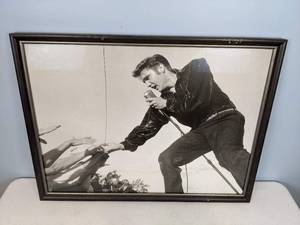 lot 327 image: Framed Black and White Elvis Presley Print