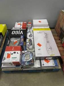 lot 20 image: PLUMBERS PALLET KITCHEN FAUCETS, SHOWER HEADS & MORE (SEE PHOTOS)