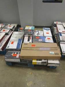 lot 22 image: PLUMBERS PALLET KITCHEN FAUCETS, SHOWER HEADS & MORE (SEE PHOTOS)