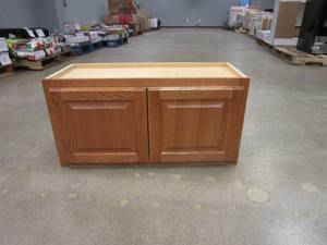 lot 201 image: HAMPTON BAY Hampton Assembled 30x18x12 in. Wall Bridge Kitchen Cabinet in Medium Oak (NICE CONDITION)