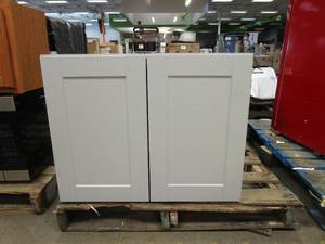 lot 202 image: HAMPTON BAY Avondale Shaker Dove Gray Quick Assemble Plywood 30 in Wall Bridge Cabinet (30 in W x 24 in H x 15 in D) (SMALL CRACK ON TOP OF OF CABINET)