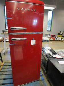 lot 207 image: Galanz - Retro 7.6 Cu. Ft Top Freezer Refrigerator - Red (SLIGHTLY USED, SMALL DAMAGE ON BOTTOM OF SIDE PANELS, NEEDS NEW CORD)