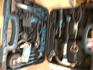 lot 64 image: Anv Cil Home Tool Kit (76-Piece) Customer Returns See Terms on Auction