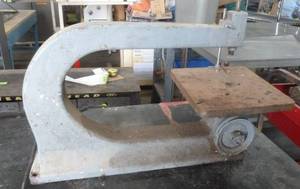 lot 56 image: Vintage Montgomery Ward scroll saw body, no motor