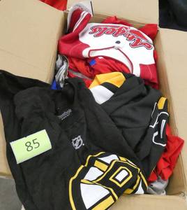 lot 85 image: 30 Kids tshirts all sizes