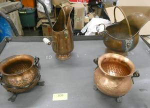 lot 108 image: Vintage copper dcor items