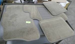 lot 126 image: Set of car floor mats