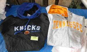 lot 158 image: 2 Mens XL sweatshirt hoodies