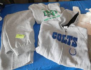 lot 161 image: Boys sweatpants, and 2 zip up hoodies, youth Med