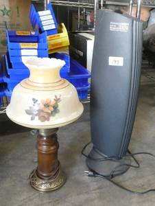 lot 193 image: Lamp and an Ionic Breeze - both work