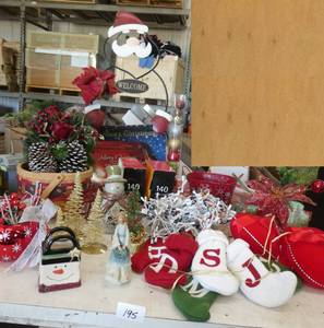 lot 195 image: Another large Christmas decor lot