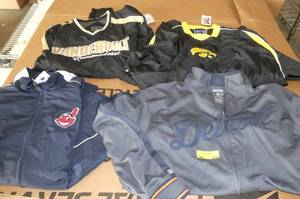 lot 216 image: 4 Adult Large tops