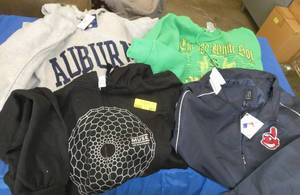 lot 217 image: 4 Adult Large hoodies and jacket