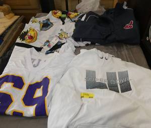 lot 223 image: Adult XL group of hoodies,jackets