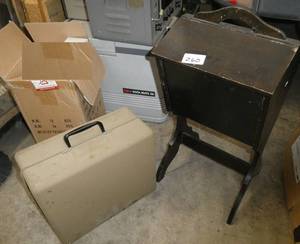 lot 260 image: Vintage sewing supplies stand and Elna sewing machine that needs some light repair, motor hums when turned on but doesnt move the needle up and down