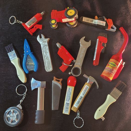 lot 33 image: Fun Collection of Cigarette Lighters